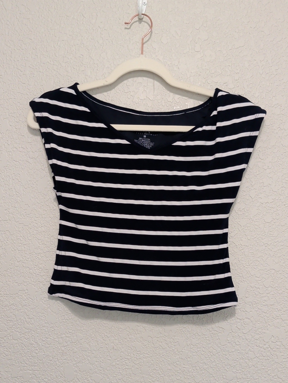 Klassy Network navy white striped cropped v neck blouse